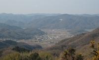 平家塚のある高台からみた麓の集落の画像